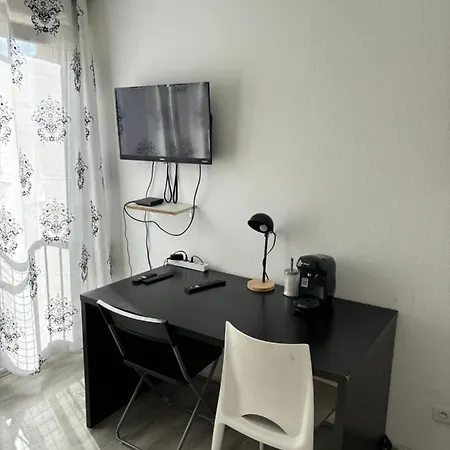 Studio Proche Gare Avec Parking Prive N°3 * مُلووز